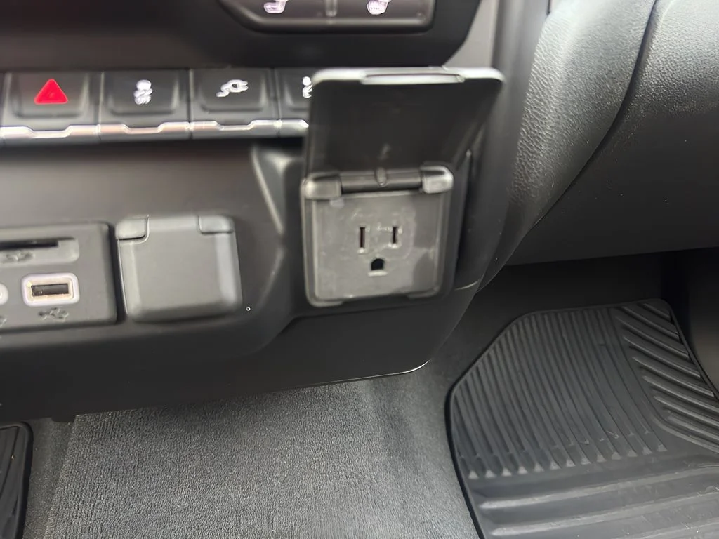 Used 2020 Summit White Chevrolet LT image 23