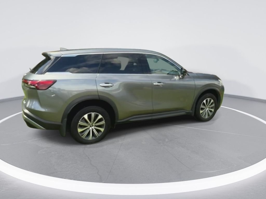 Used 2025 Gray INFINITI PURE image 2