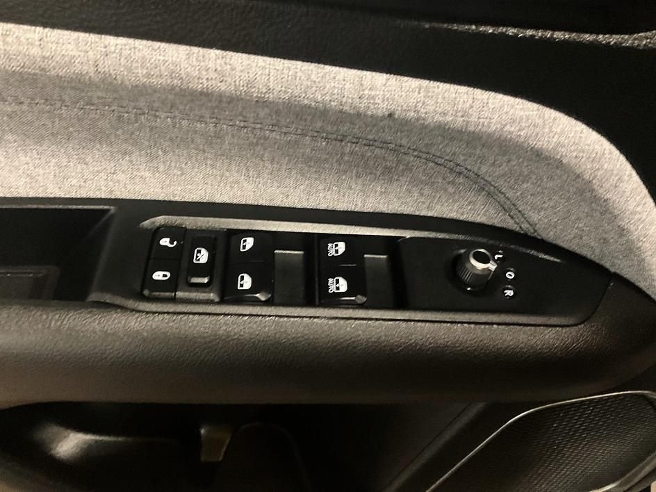Used 2023 White Jeep Sport image 31