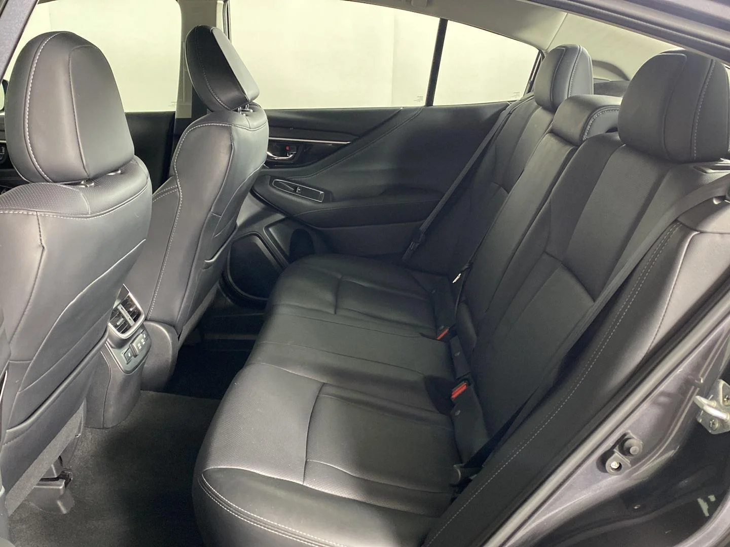 Used 2022 Magnetite Gray Metallic Subaru Limited image 25