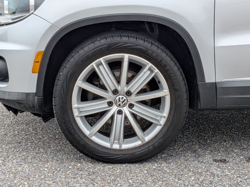 Used 2015 Silver Volkswagen SEL image 11