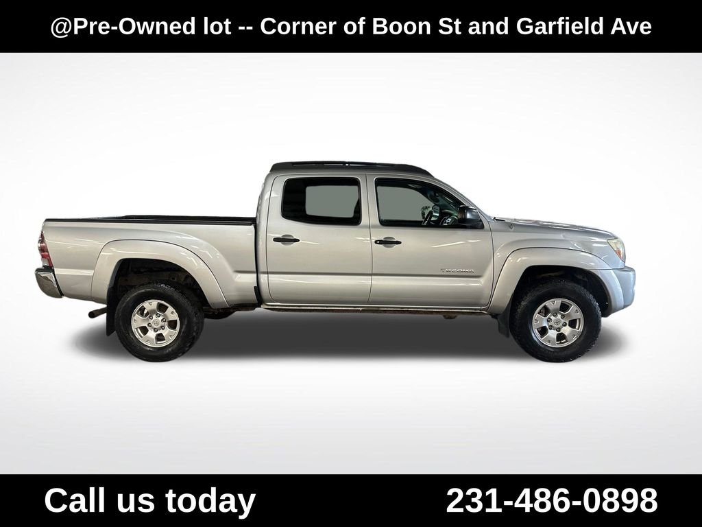 Used 2009 Silver Toyota Base image 10
