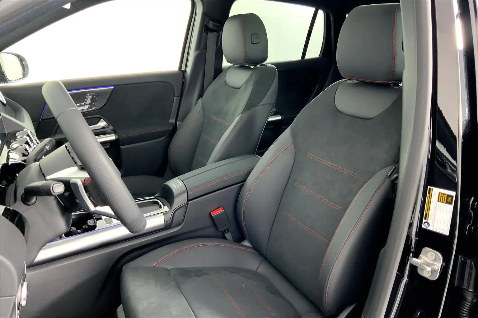 New 2025 Cosmos Black Metallic Mercedes-Benz GLA 250 image 9
