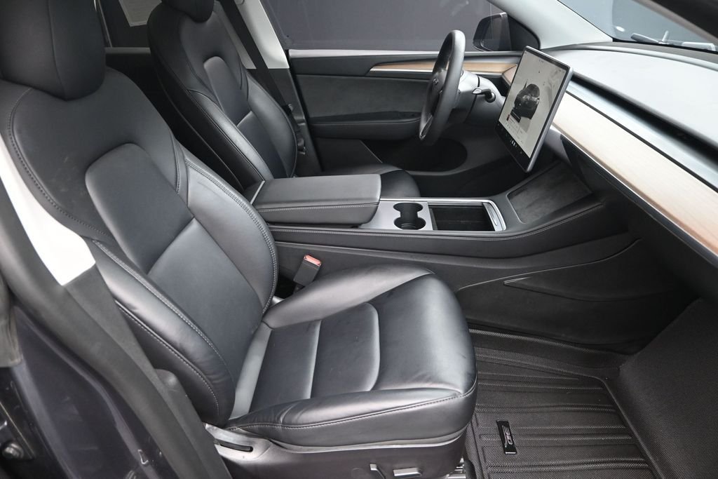 Used 2022 Midnight Silver Metallic Tesla Performance image 33