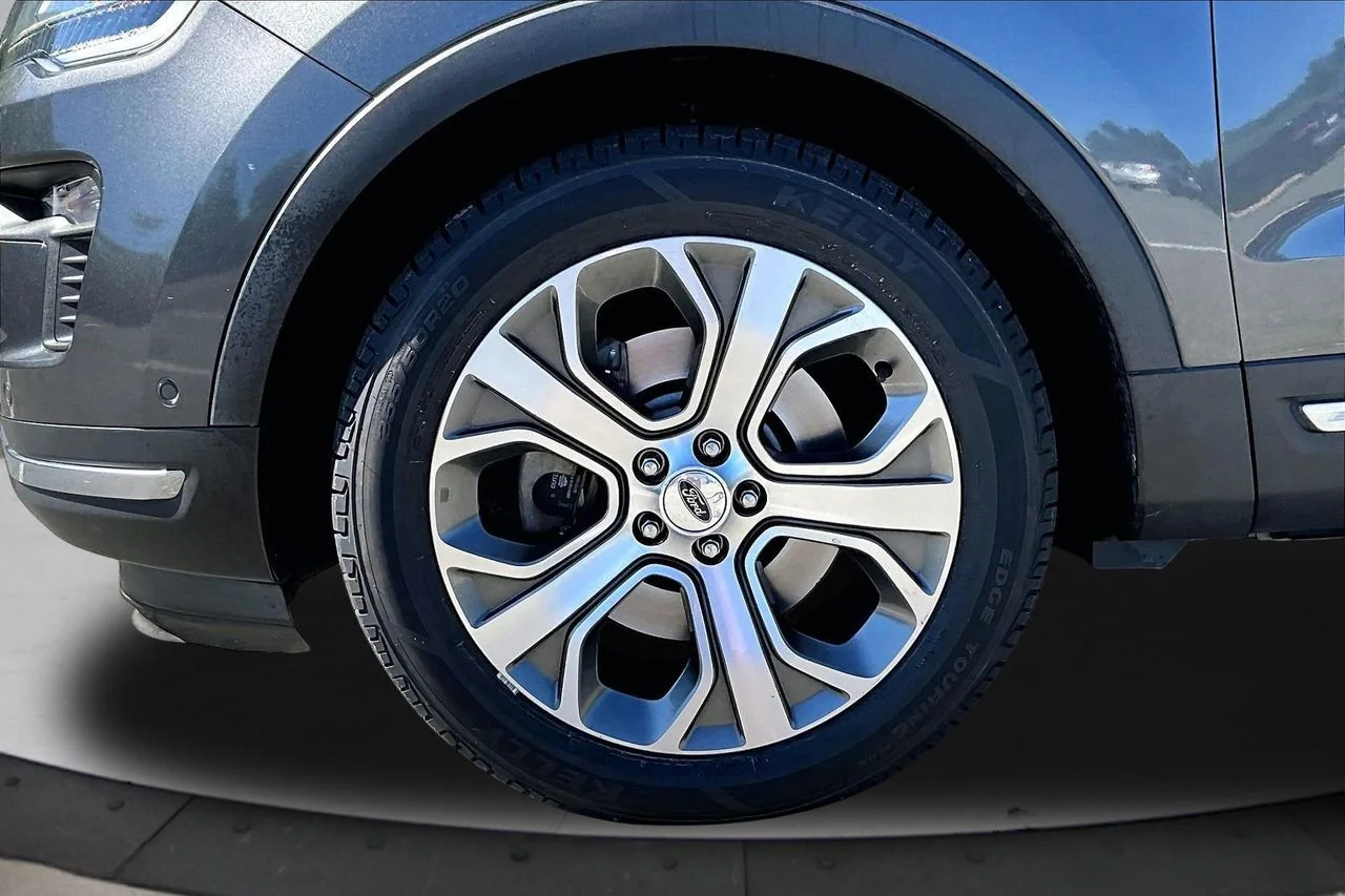 Certified Used 2018 Gray Ford Platinum image 34