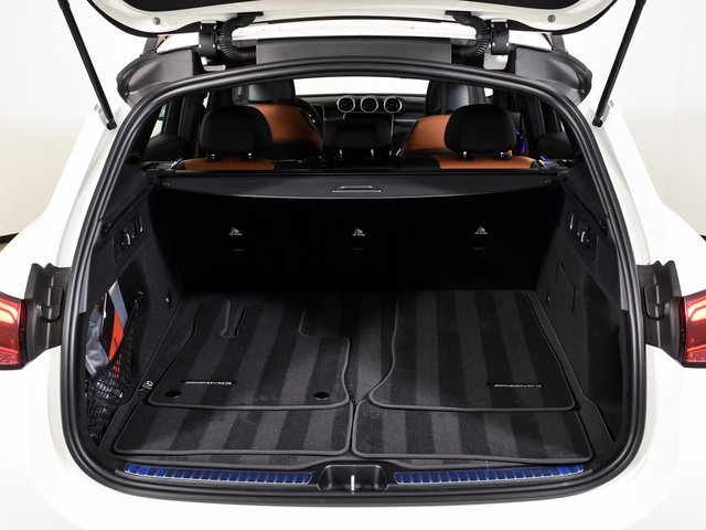 New 2026 Polar White Mercedes-Benz GLC 43 AMG® image 97