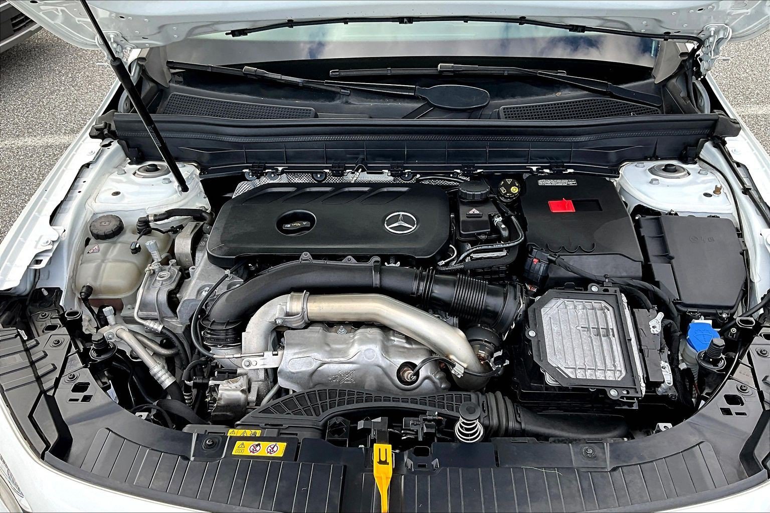 Used 2024 White Mercedes-Benz GLB 250 image 26