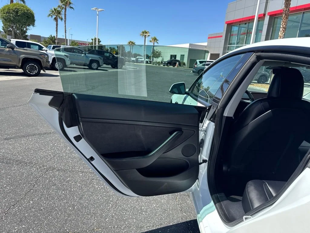 Used 2023 White Tesla Base image 15