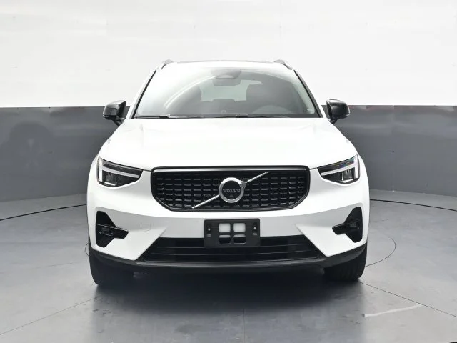 Used 2023 Crystal White Metallic Volvo Ultimate image 10