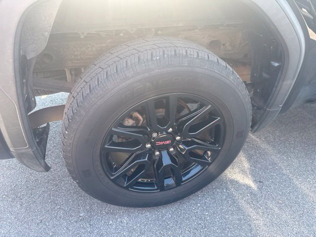 Used 2020 Black GMC Base image 15