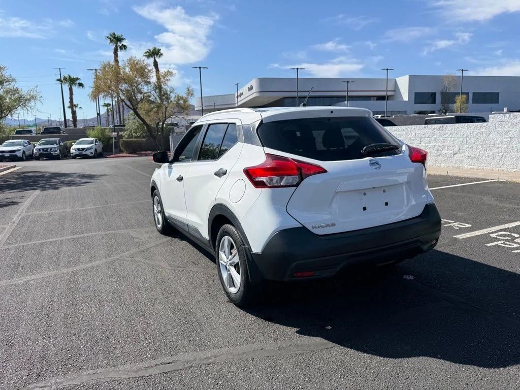 Used 2018 White Nissan S image 16