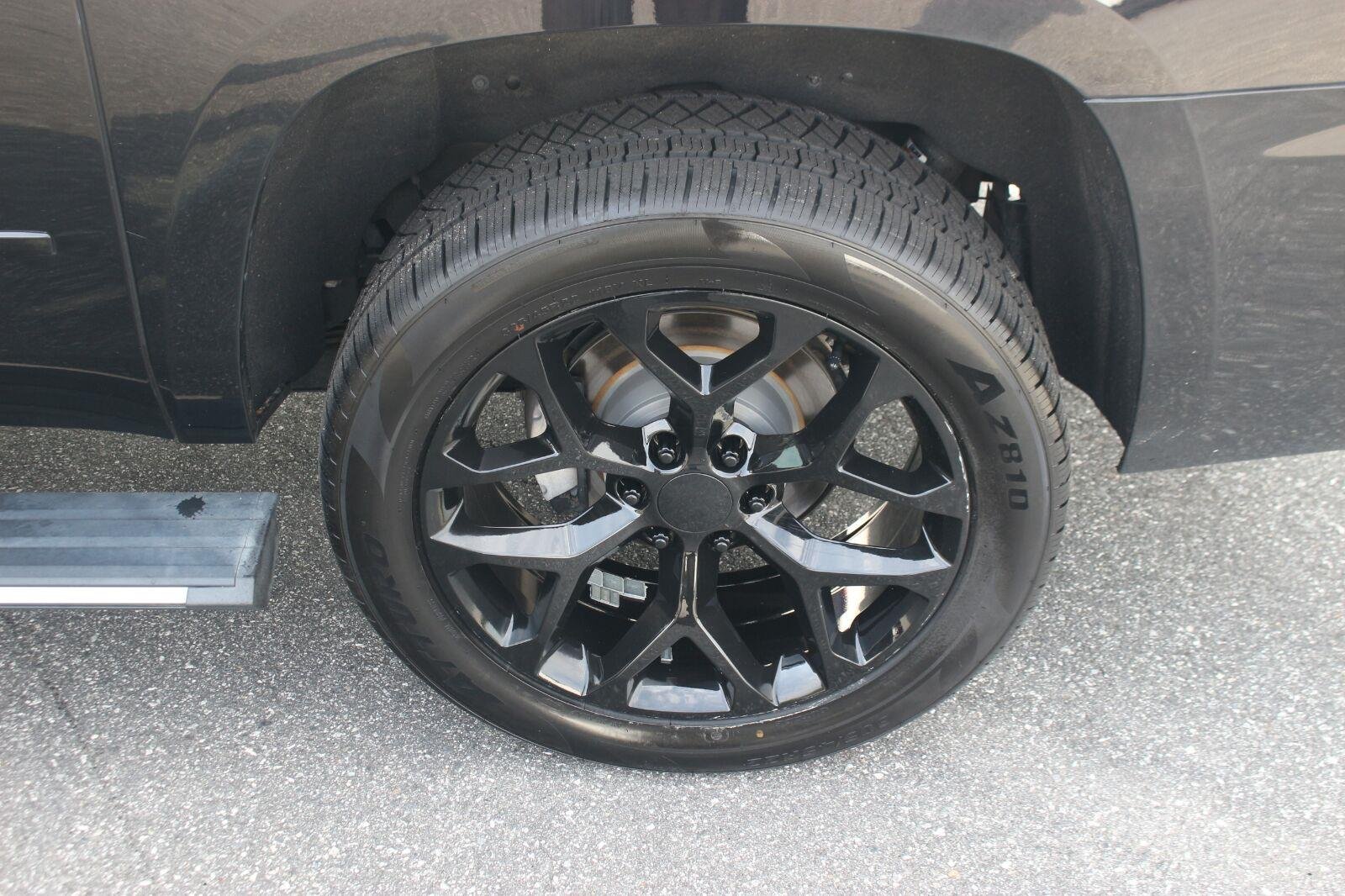Used 2020 BLACK Chevrolet Premier image 39