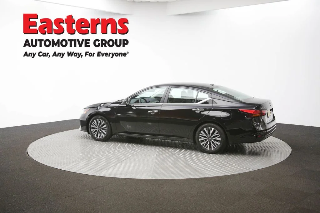 Used 2024 Black Nissan 2.5 SV image 59