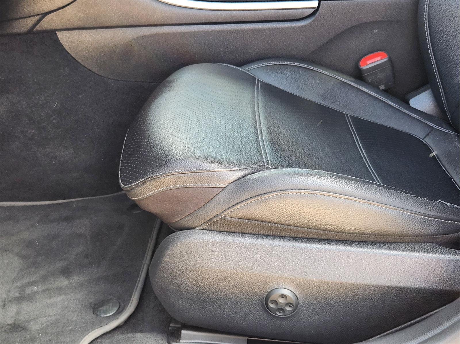 Used 2022 Black Mercedes-Benz C 300 image 24