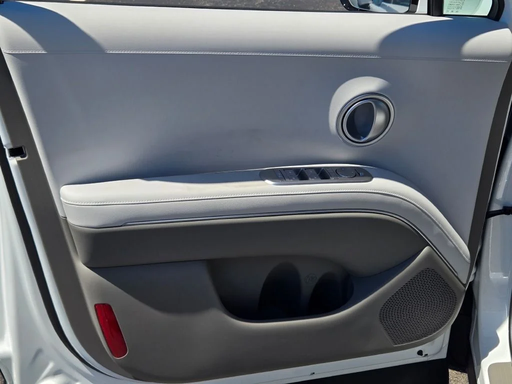 New 2026 White Pearl Hyundai SEL image 19
