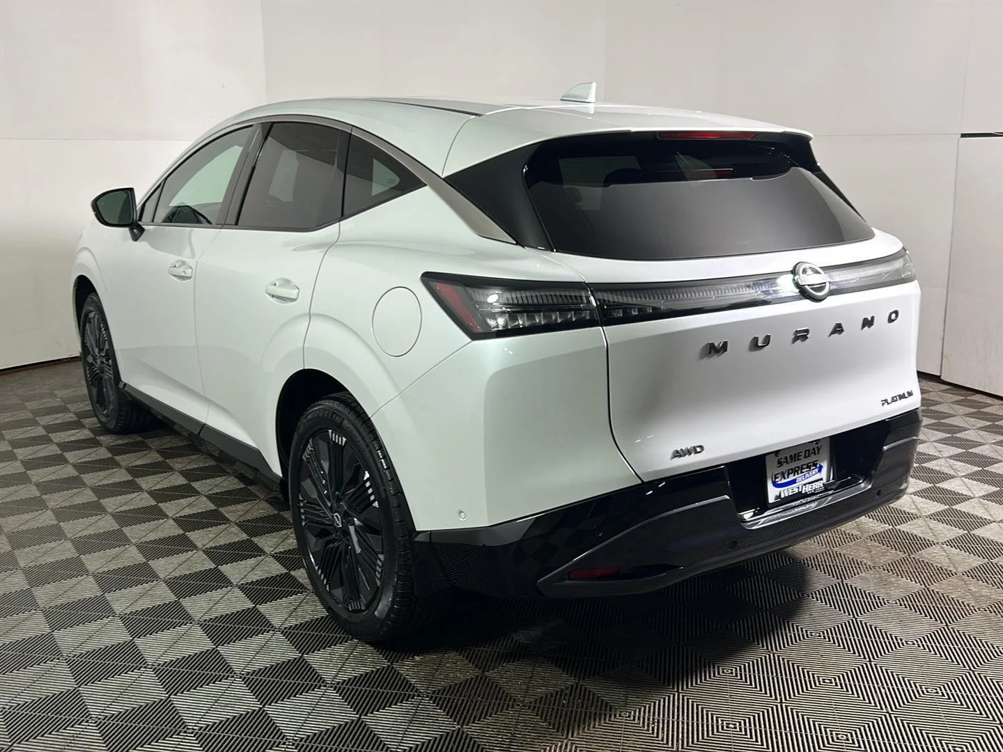 Used 2025 Everest White Pearl Tricoat Nissan Platinum image 10