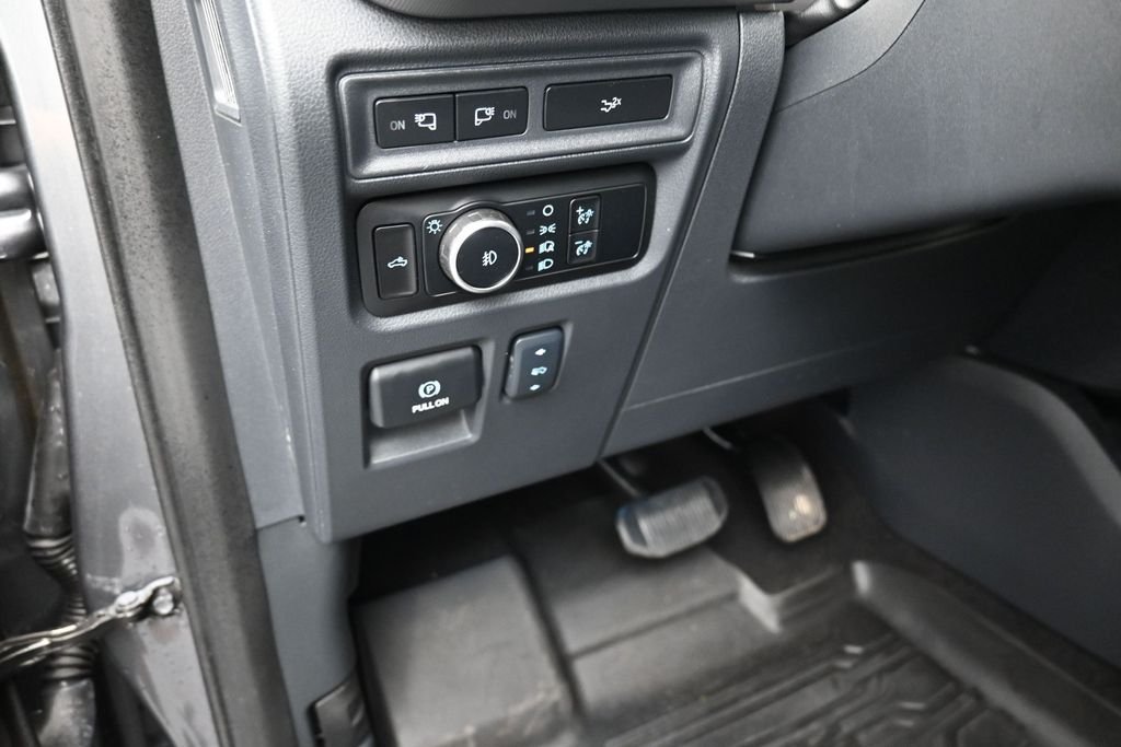 Used 2024 Gray Ford Lariat image 13