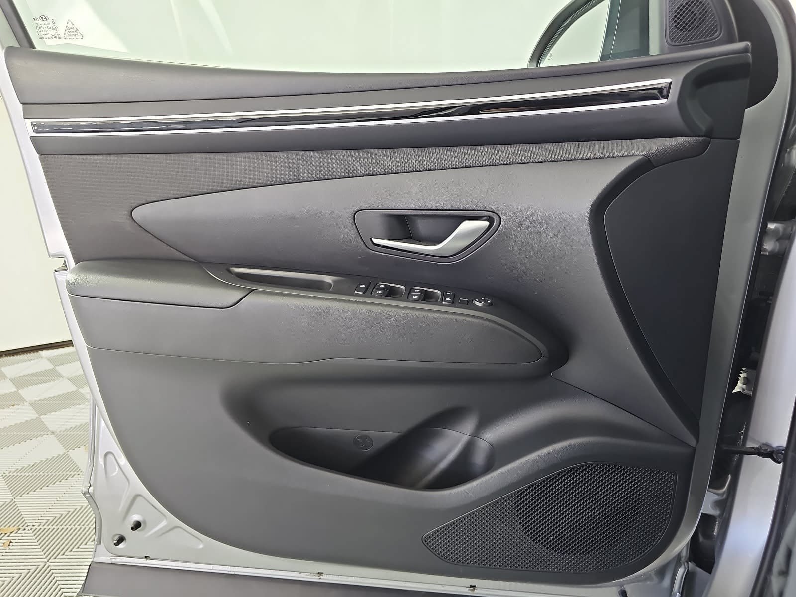 Used 2023 Silver Hyundai SEL image 26