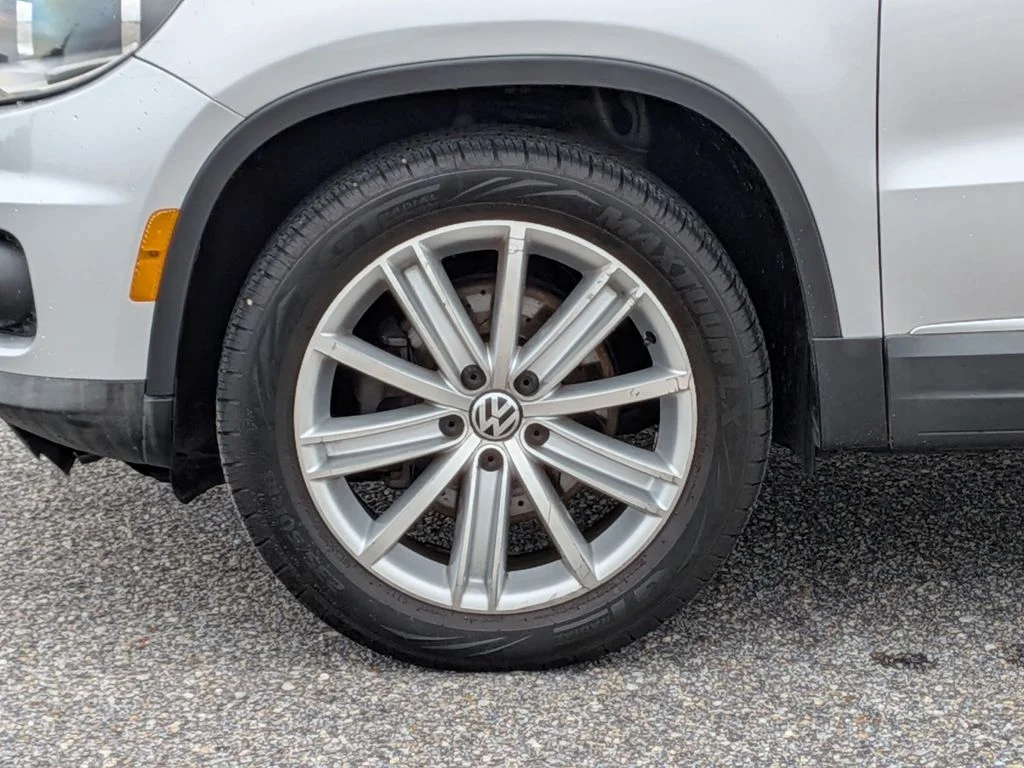 Used 2015 Silver Volkswagen SEL image 11