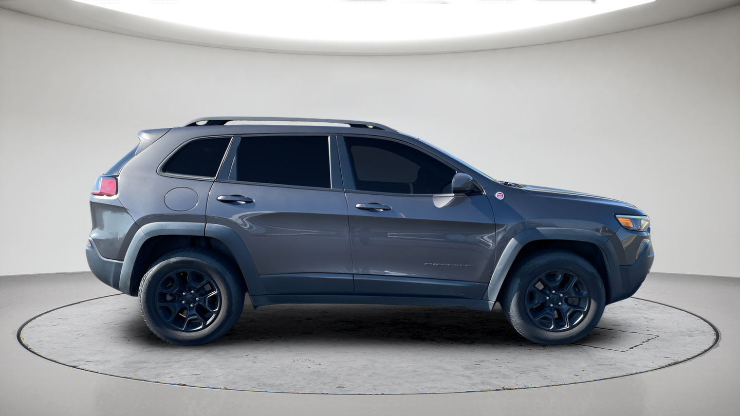 Used 2019 Jeep Cherokee Trailhawk with VIN 1C4PJMBNXKD375109 for sale in Union Gap, WA
