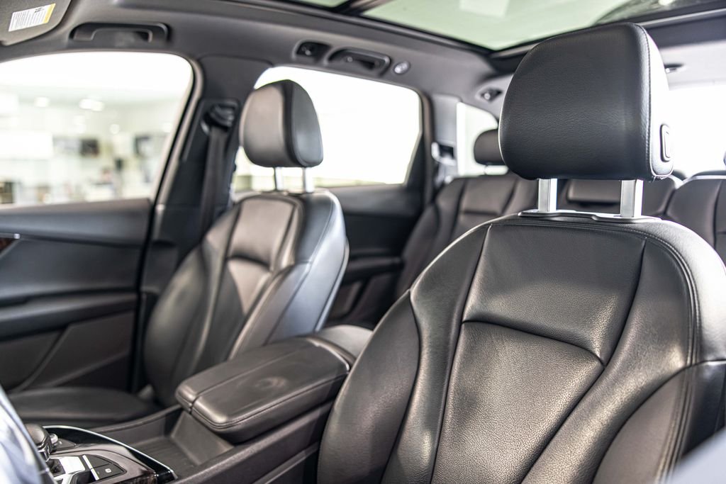 Used 2019 Black Audi 55 Premium image 19