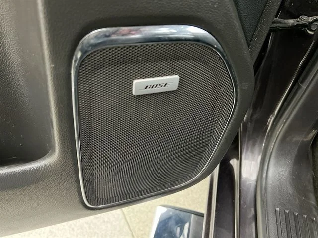 Used 2016 Silver GMC SLT image 31