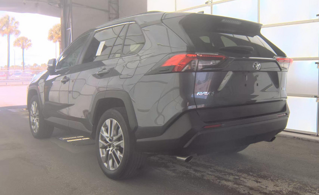 Used 2023 Gray Toyota XLE Premium image 8