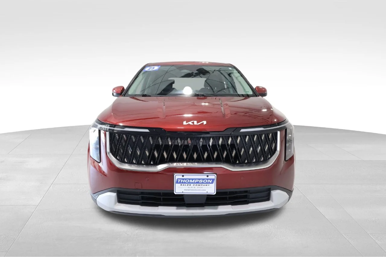 Used 2025 Red Kia LXS image 7