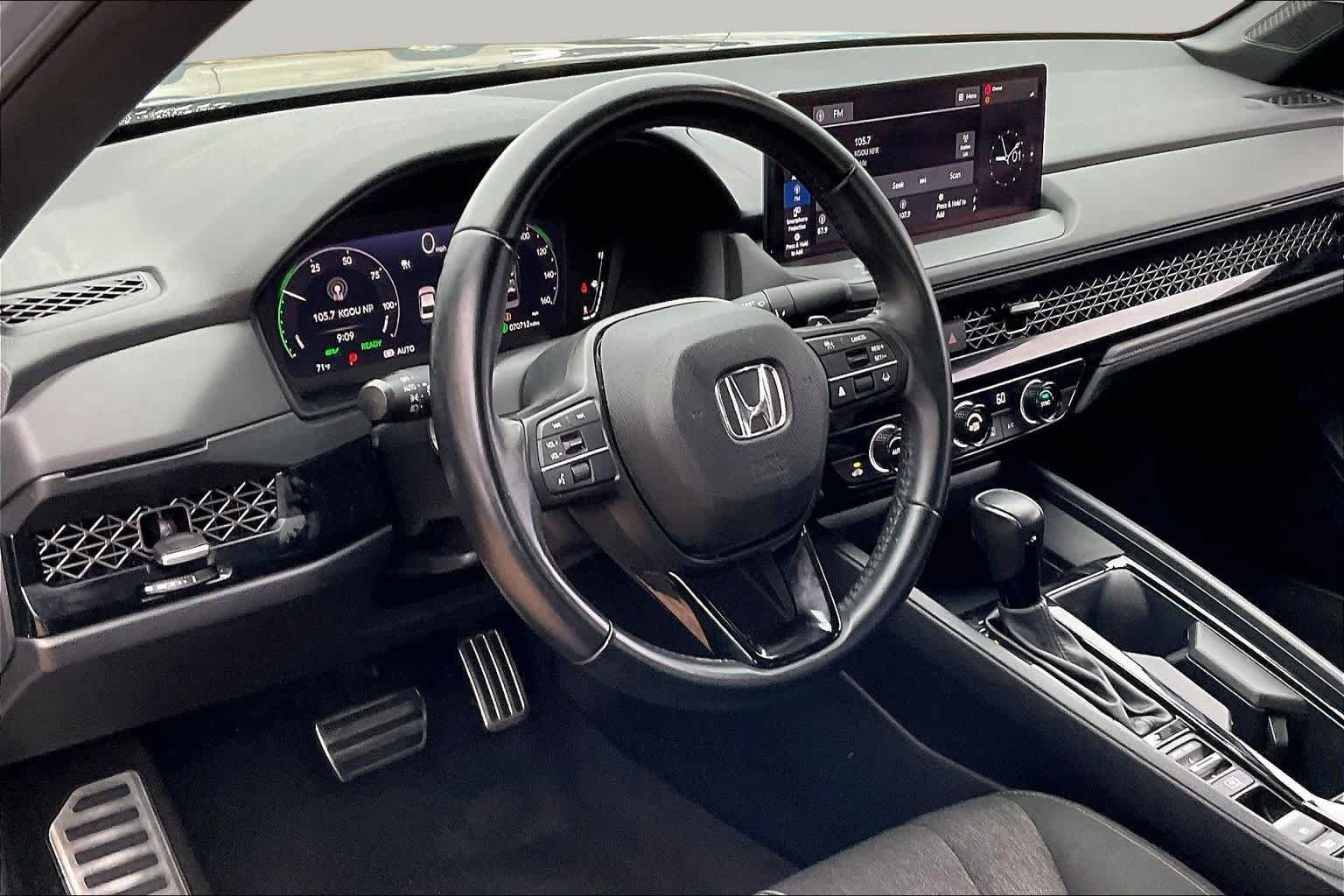 Used 2023 Urban Gray Pearl Honda Sport image 17