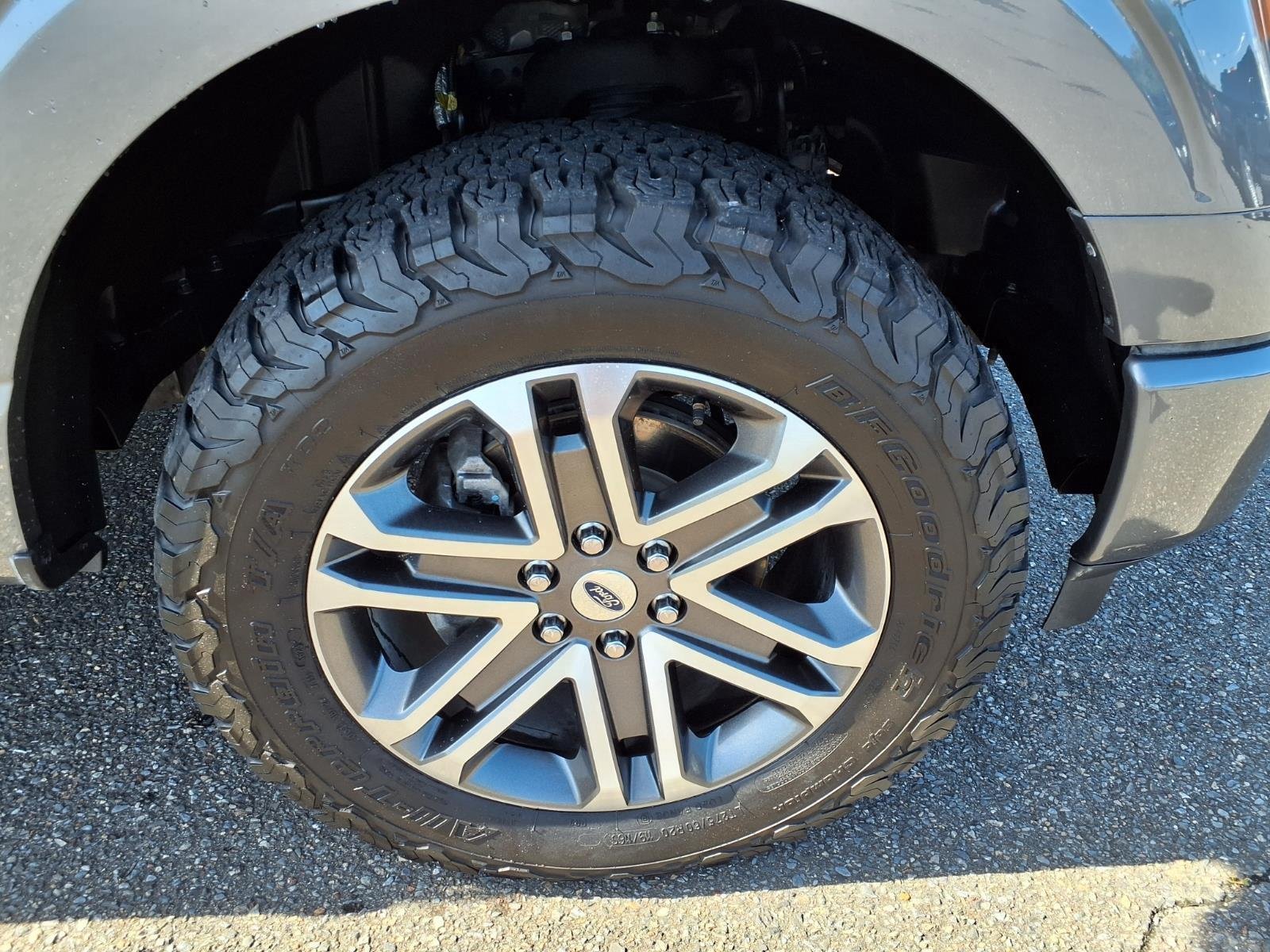 Used 2022 Gray Ford XL image 12