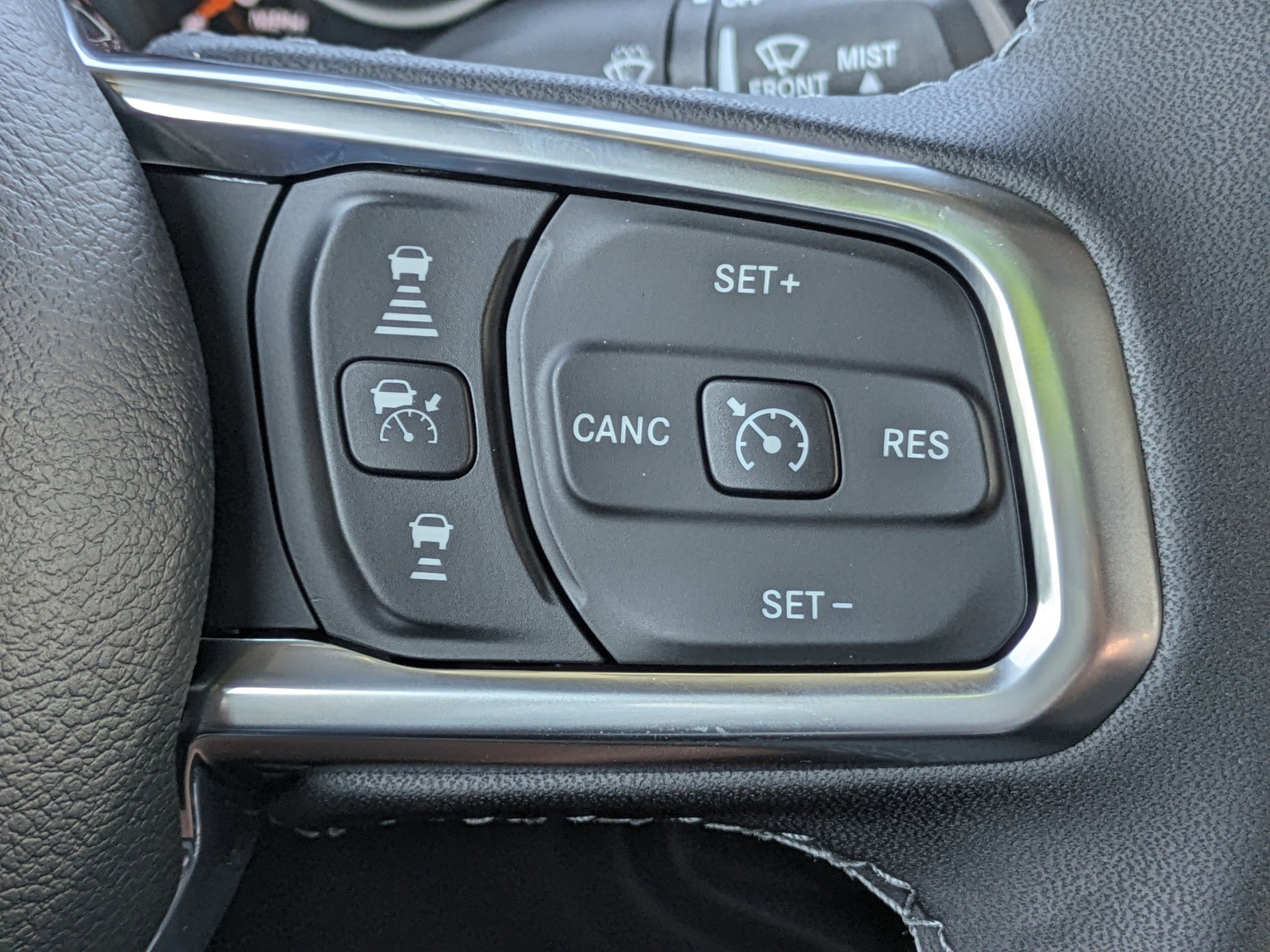 2025 Jeep Wrangler 4-Door Sahara - Photo 26