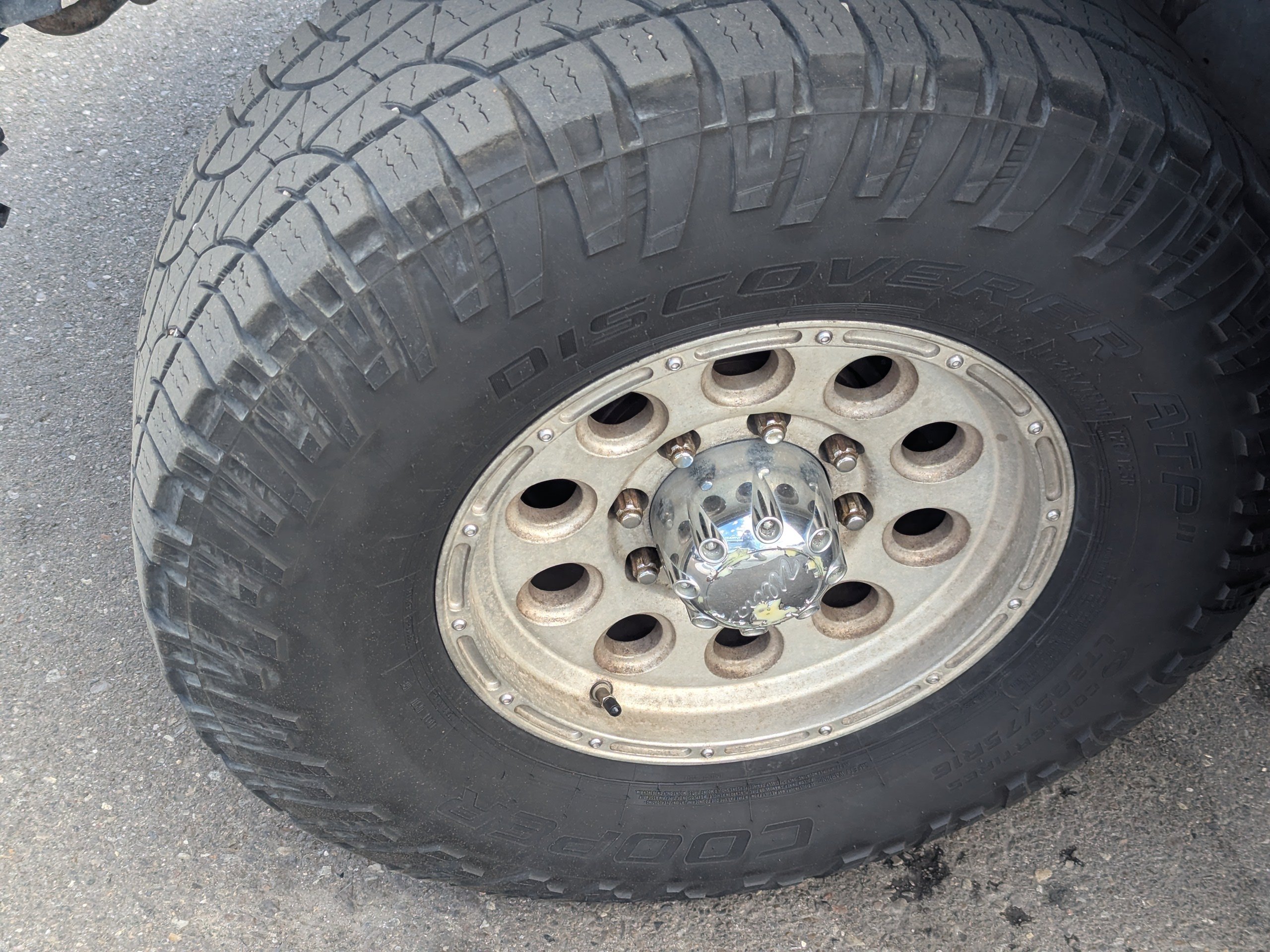 Used 2007 Graystone Metallic Chevrolet SRW LT3 image 40
