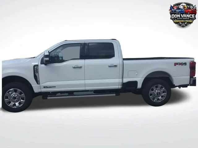 New 2026 Star White Metallic Tri-Coat Ford F-250® Lariat® image 2