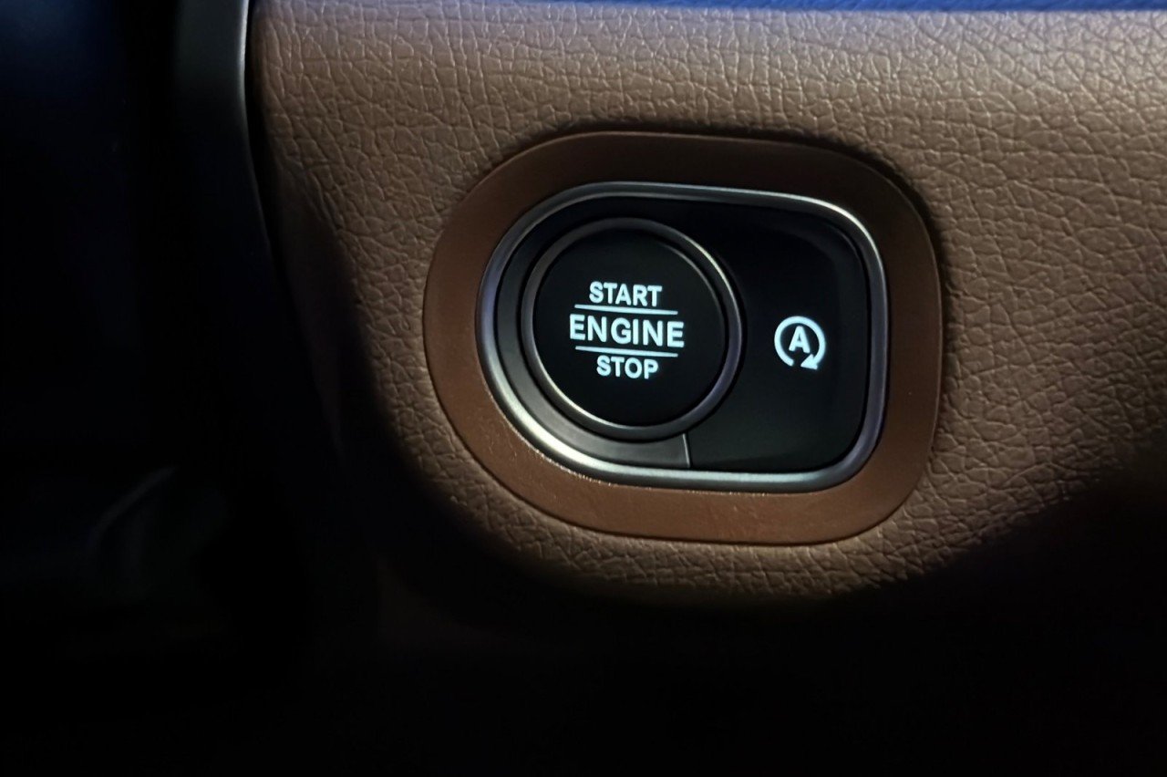 New 2026 Obsidian Black Metallic Mercedes-Benz GLS 450 4MATIC® SUV image 23