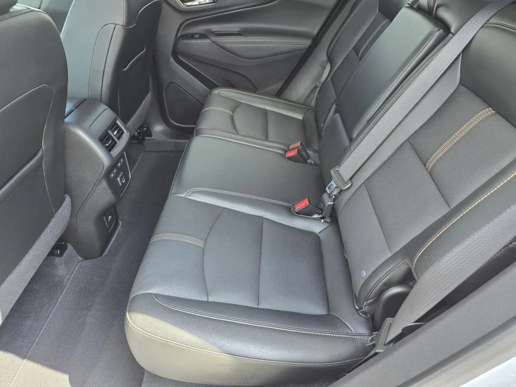 Used 2023 Iridescent Pearl Tricoat Chevrolet Premier image 10