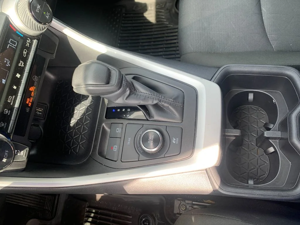 Used 2025 White Toyota XLE image 24
