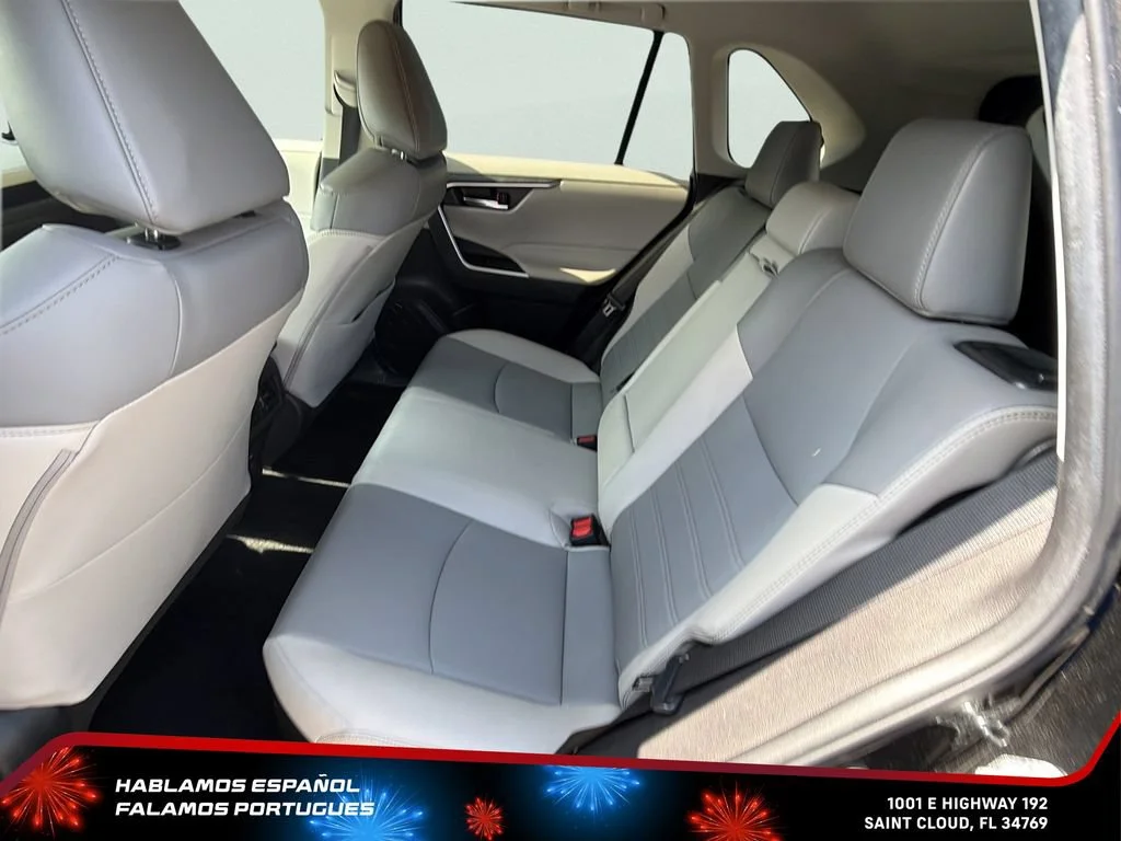 Used 2022 Black Toyota XLE Premium image 22
