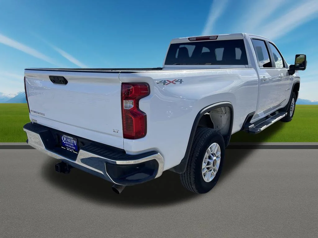 Used 2025 Summit White Chevrolet LT image 5
