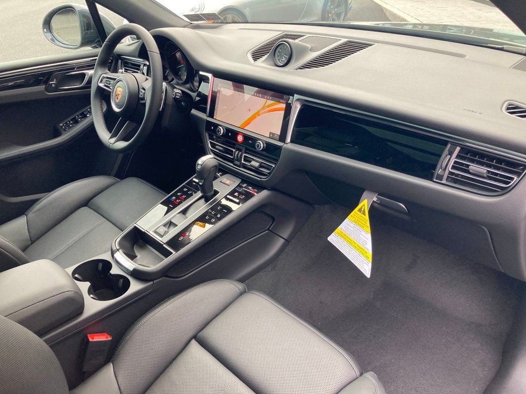 2026 Porsche Macan - Photo 19