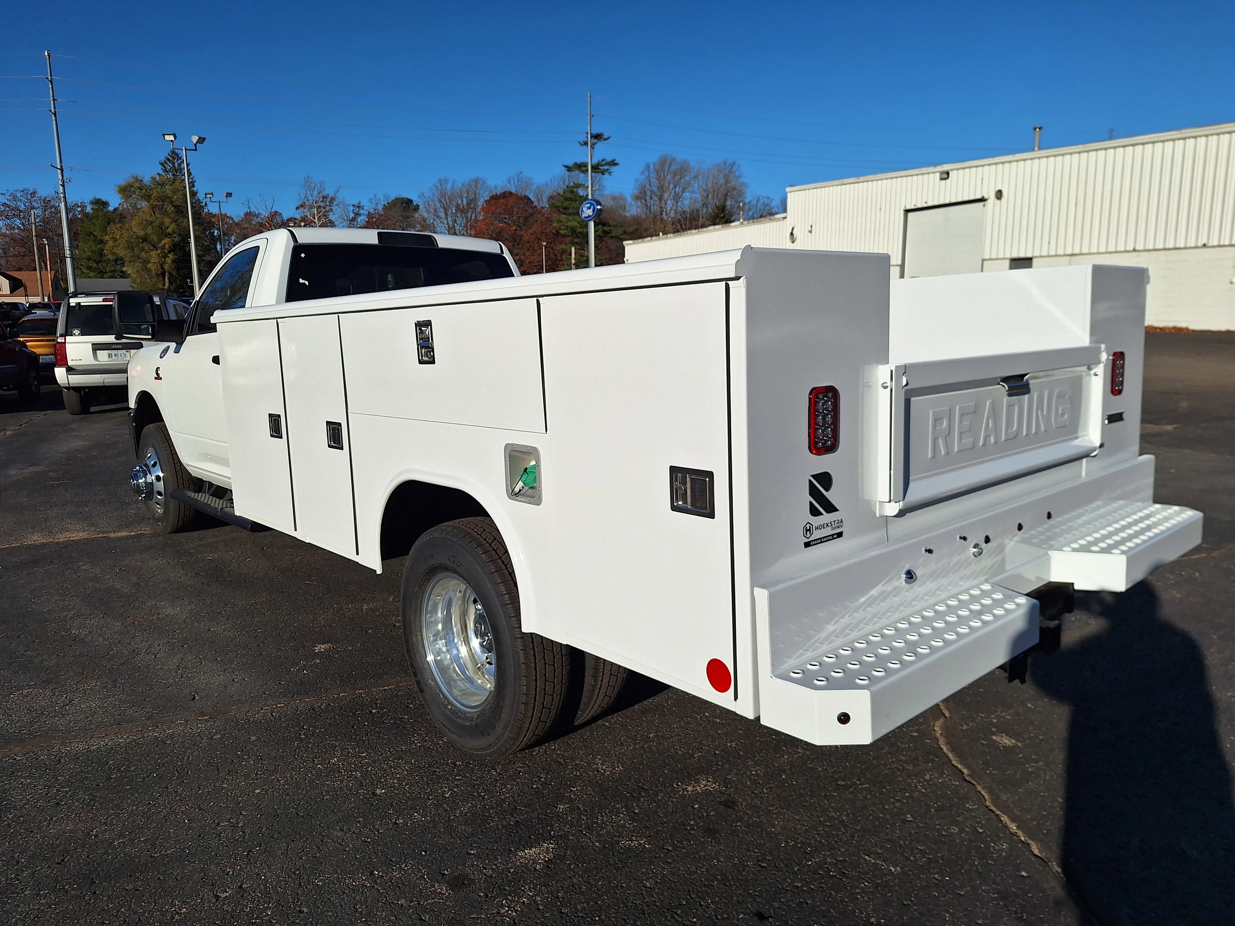 New 2026 Bright White Clear-Coat Exterior Paint RAM Tradesman Reading Service Body image 4