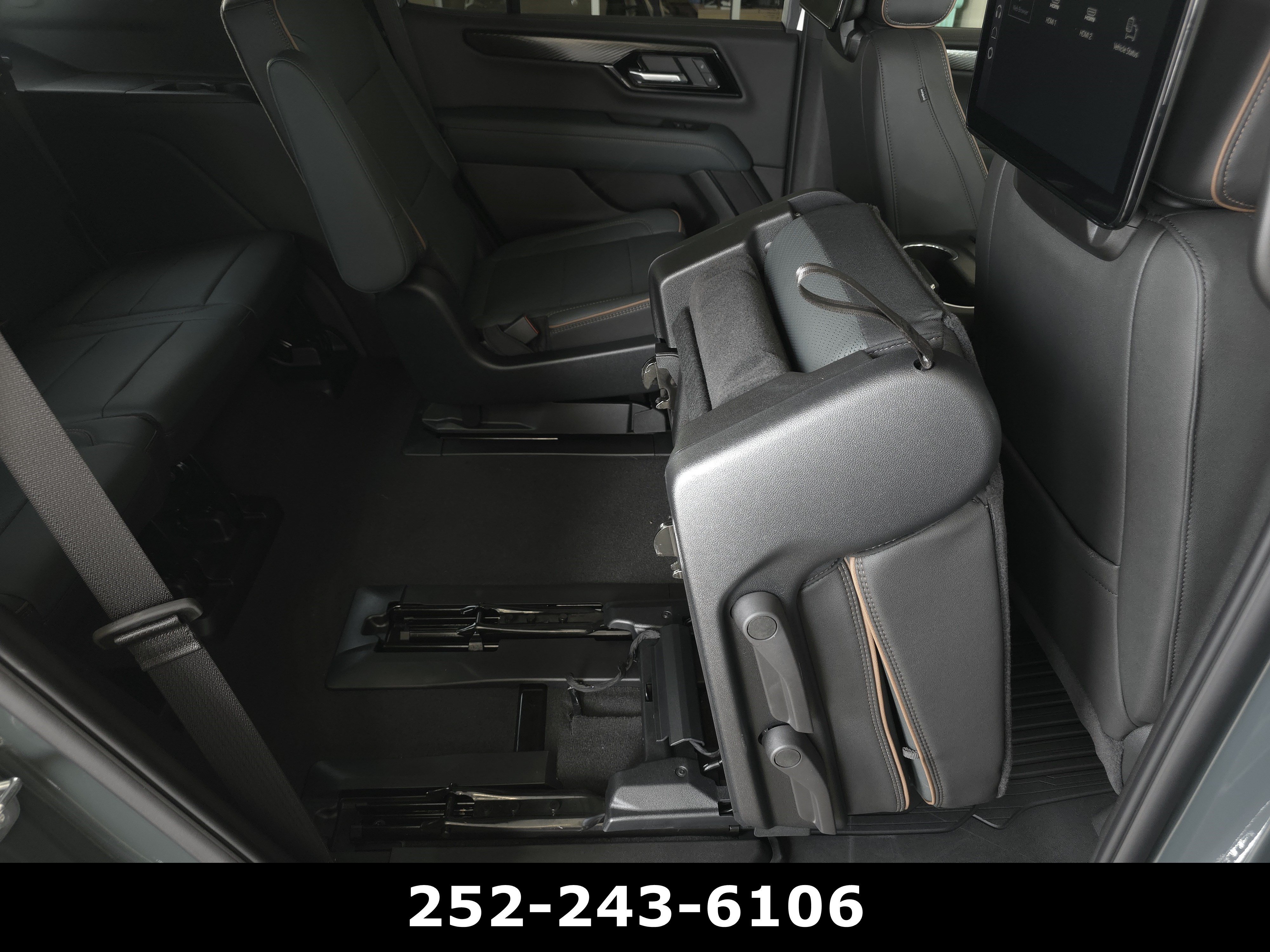 Used 2026 Midnight Pine GMC AT4 image 43