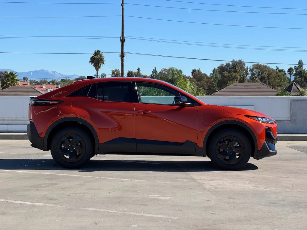 New 2027 Orange Subaru Premium image 28