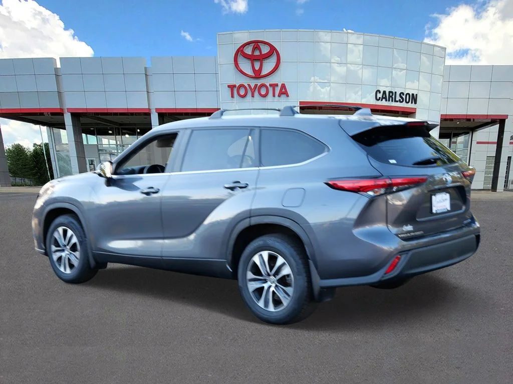 2023 Toyota Highlander XLE - Photo 6