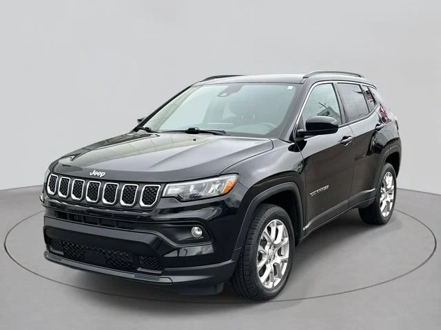 2023 Jeep Compass Latitude Lux 4X4's photo