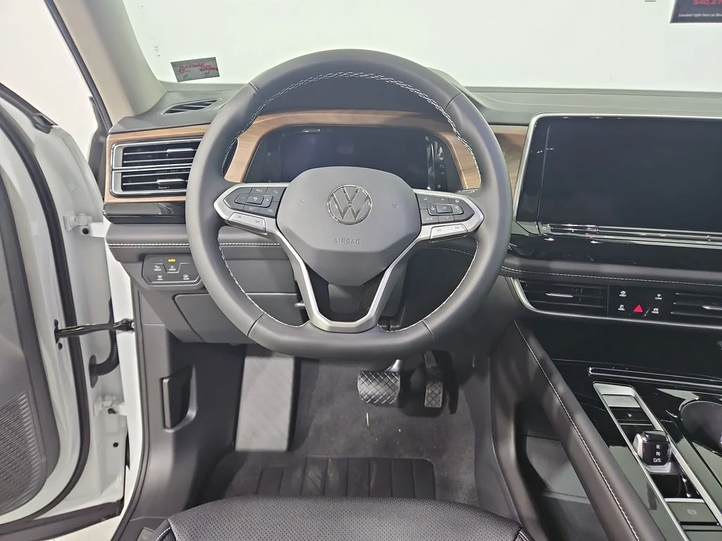 New 2026 White/off-white Volkswagen 2.0T SE w/Technology image 13