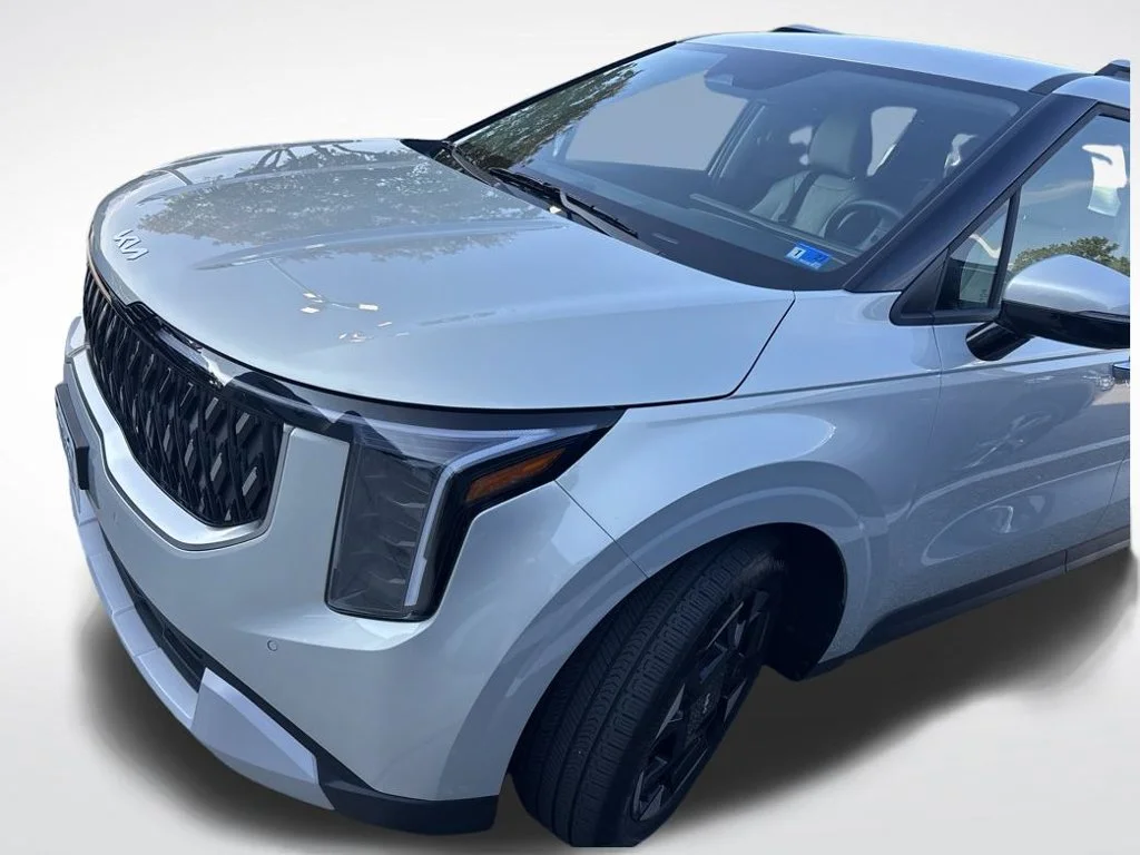 Used 2025 White Kia EX image 2