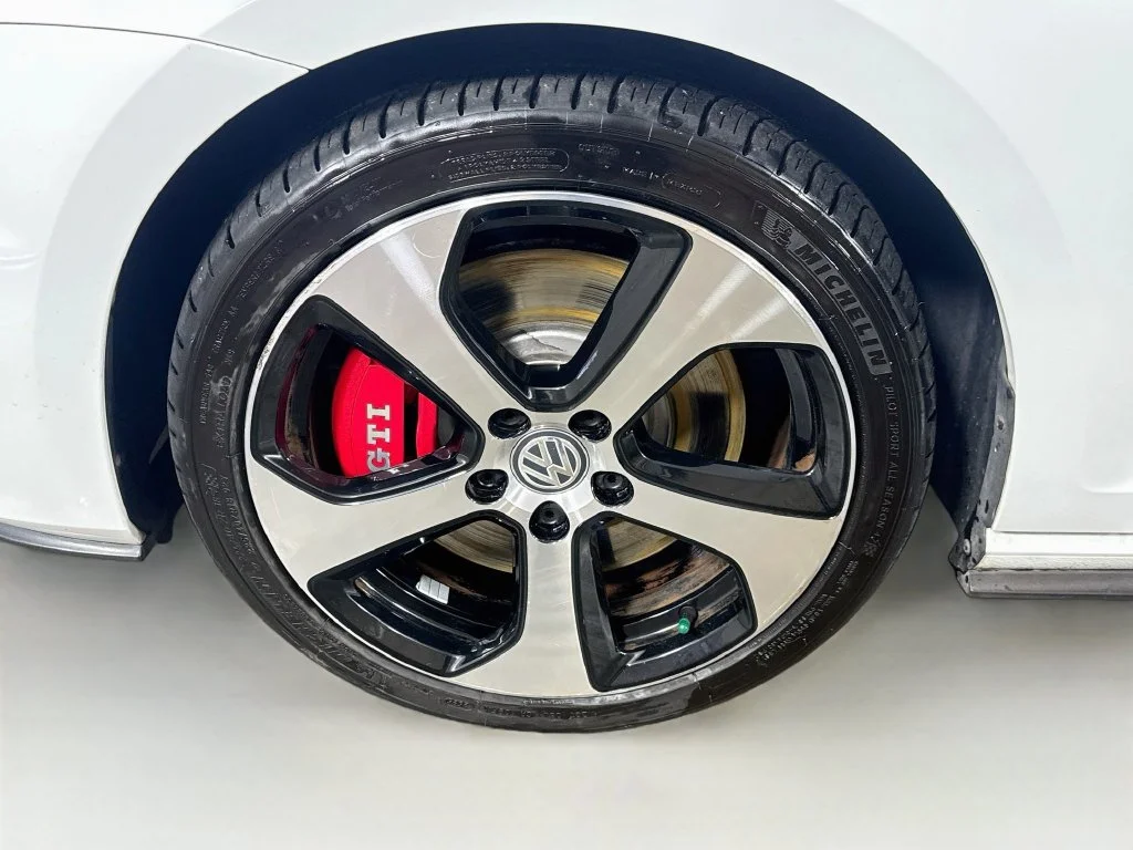 Used 2017 White Volkswagen Autobahn image 40