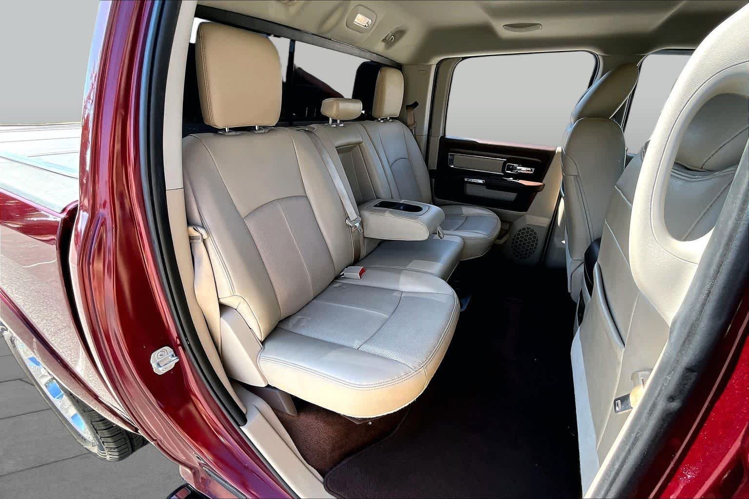 Used 2018 Delmonico Red Pearlcoat Ram Laramie image 20