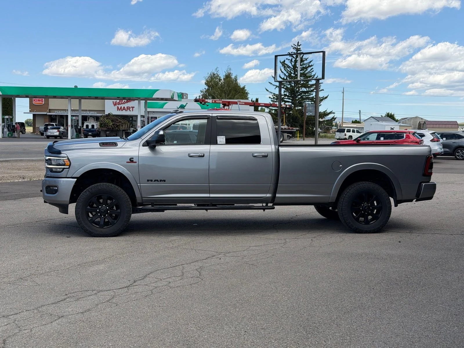 Used 2022 Silver Ram Laramie image 7