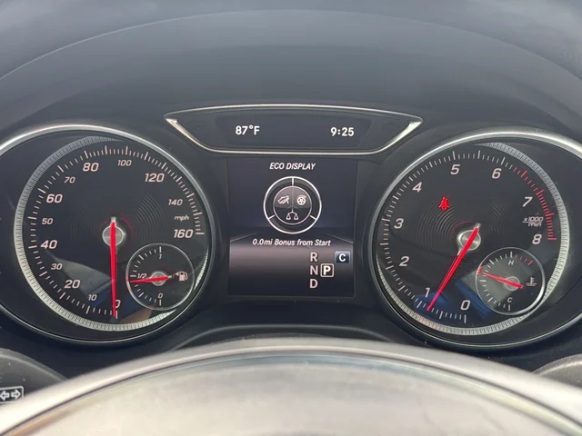 Used 2019 White Mercedes-Benz GLA 250 image 28